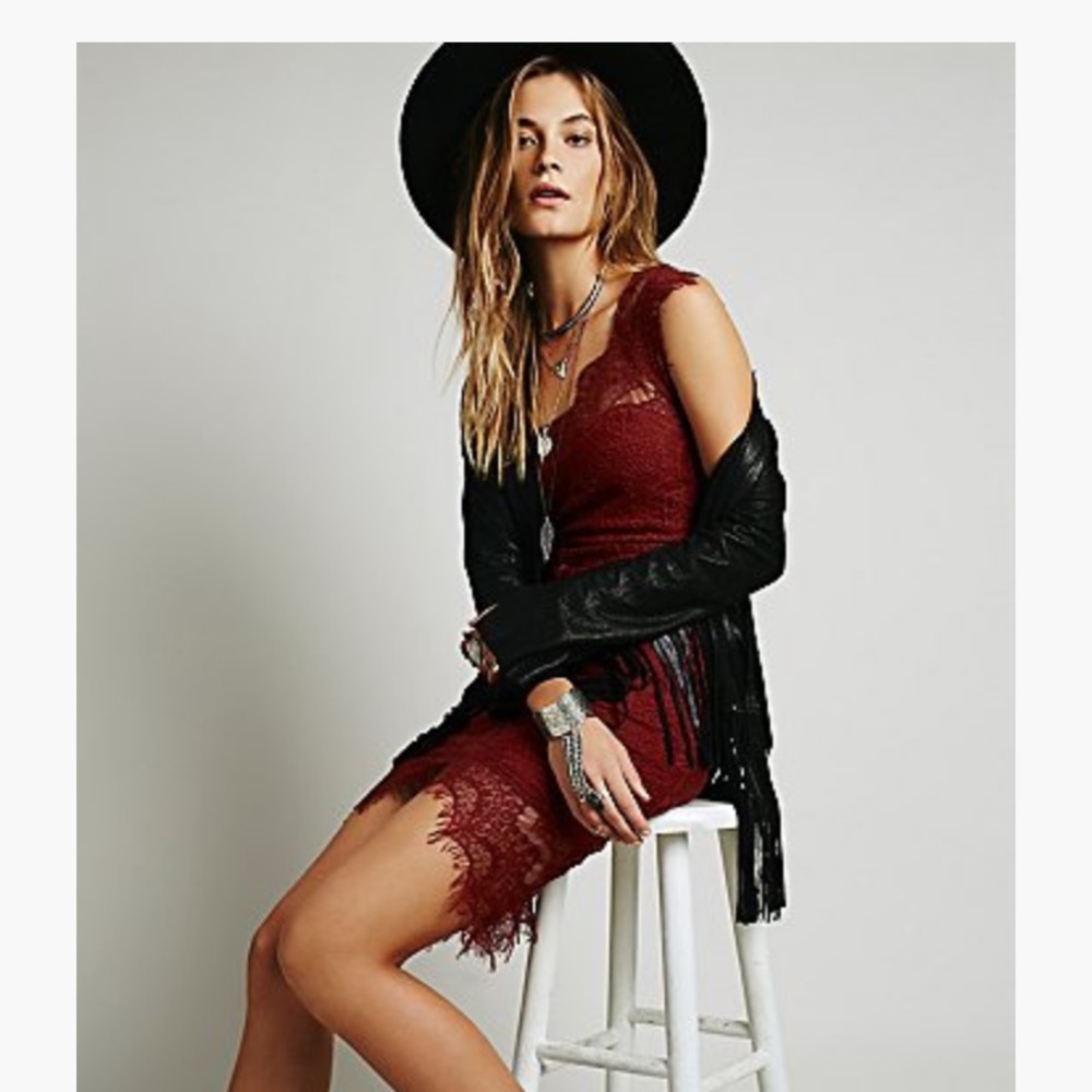 BRAND NEW, NEVER WORN, FREE PEOPLE PEEKABOO LACE DRESS IN BURNT SIENNA, SIZE L